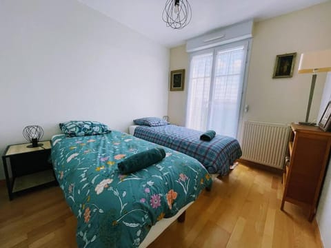 Appart familial, proche Disney, Paris Condo in Bussy-Saint-Georges