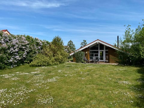 Property building, Spring, Day, Natural landscape, Garden, Garden view