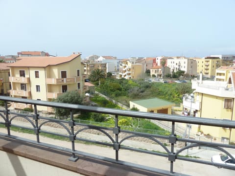 Balcony/Terrace, City view