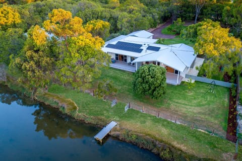 Quins Landing I Private Properties House in Dunsborough