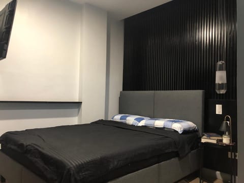 Cozy Room, Study Space & Bathtub Vacation rental in Mandaluyong