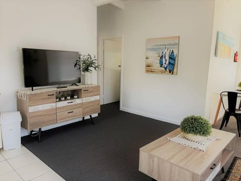 Three Palms Apartments Unit 1 Apartment in Esperance