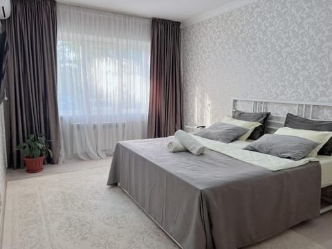 Однокомнатная уютная квартира Apartment in Almaty