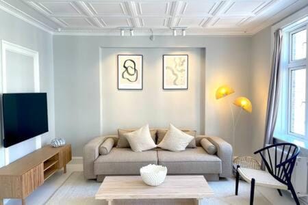 2 Bedroom Flat in Trendy Area Condo in Frederiksberg