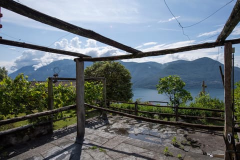 Casa Panoramica - Happy Rentals Appartamento in Ascona