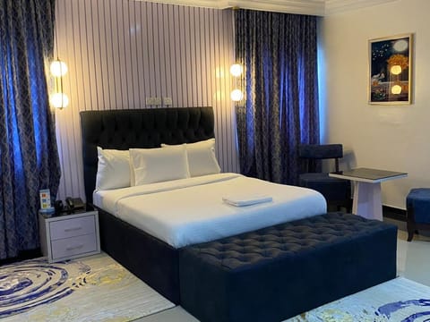 AMPLACE Luxury Apartment Condo in Abuja