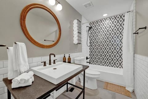 Bathroom, Bath