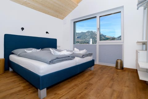 Bed, Natural landscape, Photo of the whole room, Bedroom, Mountain view, towels