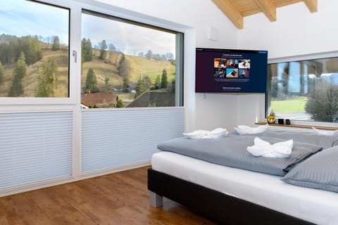 Bed, Photo of the whole room, Mountain view