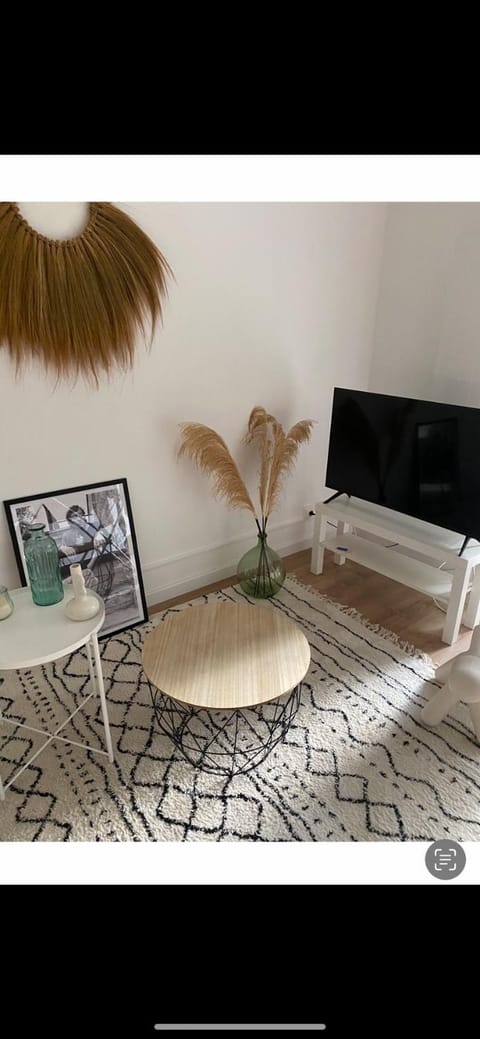 Ramonville parking netflix Apartment in Toulouse