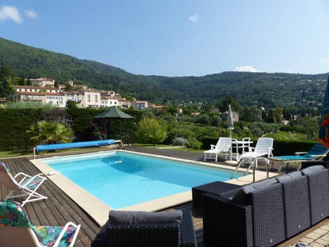 Villa provençale avec piscine, vue exceptionnelle Villa in Fayence
