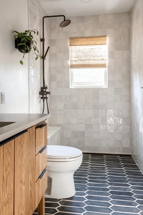 Koselig Hus with Cowboy Pool & Outdoor Shower House in Fredericksburg