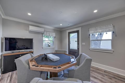 Modern Luxurious Home with game room and firepit! Casa in Fredericksburg