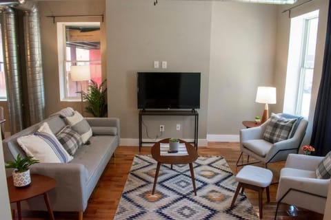 Spacious Parkside Suites with Private Roof Deck Casa in Over The Rhine