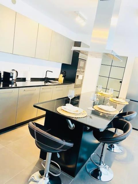 Brand new 2 bedrooms Penthouse in Center, Terrace and Parking 152 Eigentumswohnung in Luxembourg