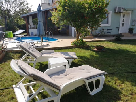 Chillout Apartments with Pool Patricia Condo in Fažana