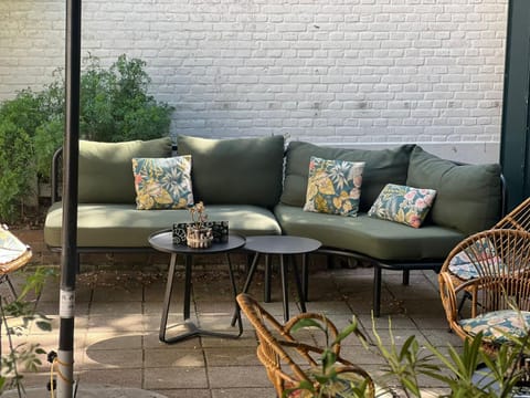 Garden, Balcony/Terrace