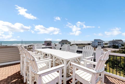Bay Manor Maison in North Topsail Beach