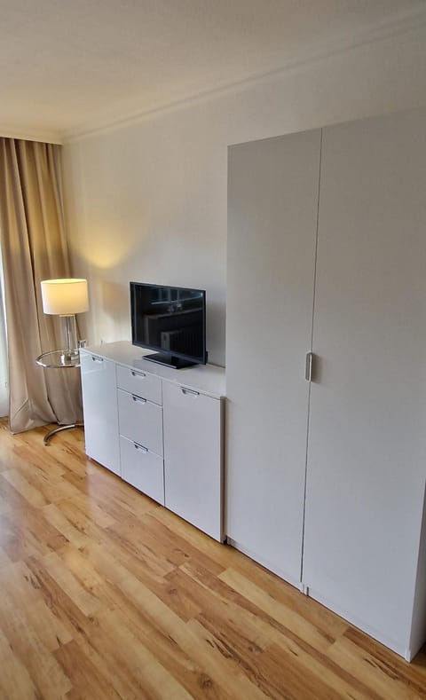 TV and multimedia, Decorative detail, storage, wardrobe