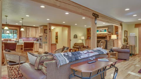 Wandering Woods - Meredith Lodging House in Clackamas County