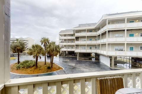 Baywatch F4 Apartment in Pensacola Beach