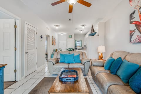 Baywatch F2 Apartment in Pensacola Beach