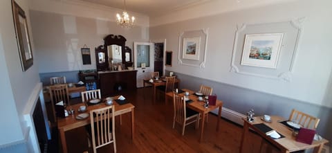 Brooke House Bed and Breakfast in Shanklin (SHN)