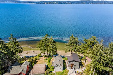 Breezy Point Retreat Maison in Camano Island