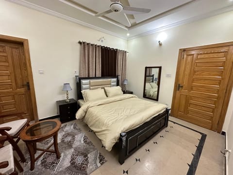 Roomi Guest House Bed and Breakfast in Islamabad