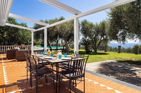 Relais Mamma Mia Sea Views Pool & Terraces Villa in Campania