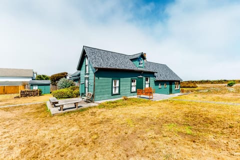Headlands View Home & Cottage House in Mendocino