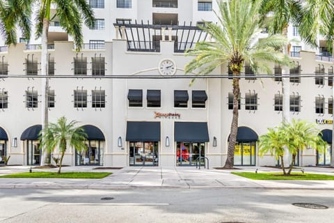 Stylish Modern Apartments at Gables Grand Plaza in Miami Condo in Coral Gables