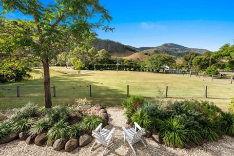 Natural landscape, Garden, View (from property/room), Garden view, Mountain view