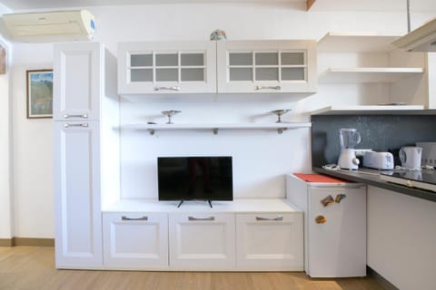 TV and multimedia, Kitchen or kitchenette