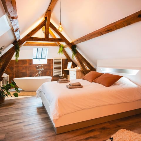 Bed, Bedroom