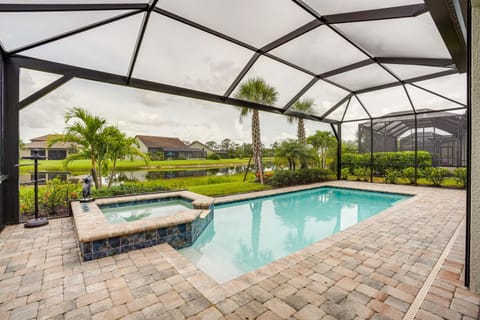 Luxe Fort Myers Retreat Private Hot Tub and Pool! Casa in Gateway