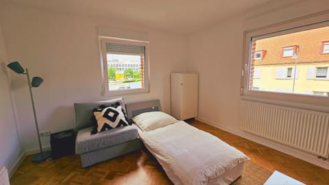 Casa Rossa - Apartment - neu renoviert - Nähe Frankfurt Apartamento in Oberursel
