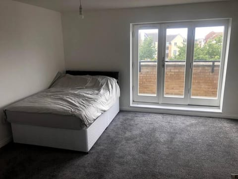 5 Bedroom Townhouse Apartment in Aylesbury Vale