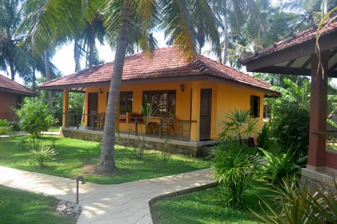 Puetz Travels Beach Resort Resort in Negombo