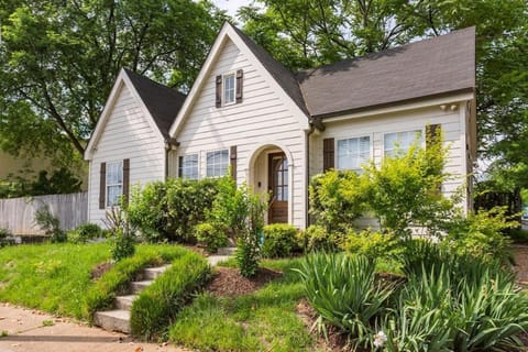 Perfect Cottage in PRIME Walkable Location House in East Nashville