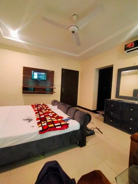 Peridot Vacation Inn, Bahria Bed and Breakfast in Islamabad