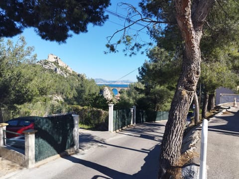 GITE RÉNOVÉ CALANQUES LA VESSE Eigentumswohnung in Marseille