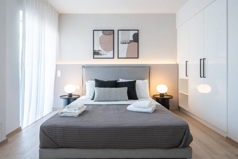 Luxury 4 Bedrooms Apartment Near Flisvos Marina Apartment in Pireas