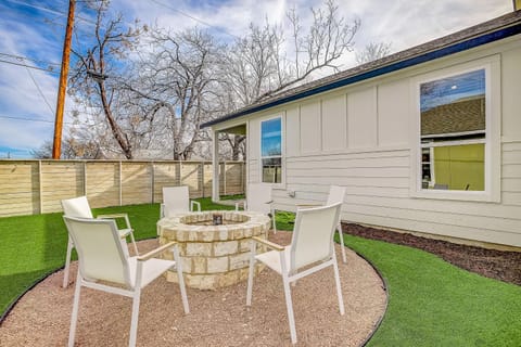 Lakin' it Easier House in Cottonwood Shores