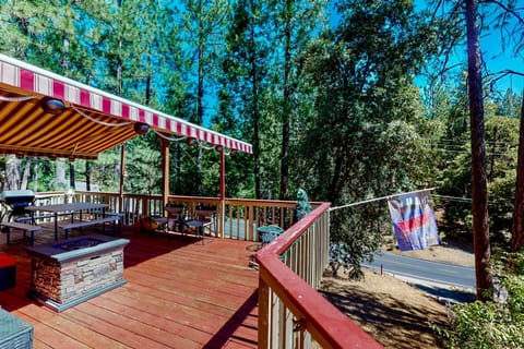 Sierra Serenity Retreat House in Groveland