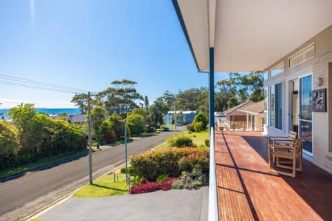 Wallace Waves House in Mollymook