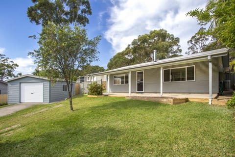 Tabourie Gem House in Lake Tabourie