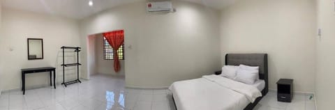 Bed, Other, Photo of the whole room, Bedroom, air conditioner