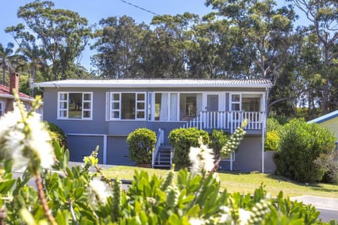 Free night on us this Winter at Surf and Turf Retreat Mollymook Maison in Mollymook