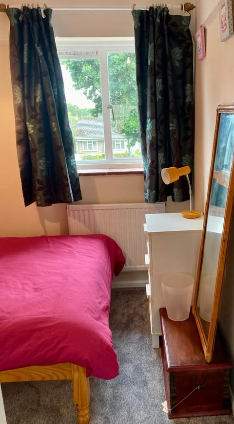 Comfortable rooms upstairs at number 8 Alquiler vacacional in Forest Heath District